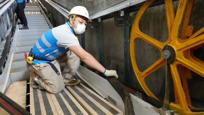 Anlev, a subsidiary of ATAL, was appointed to carry out the modernisation works for the Central-Mid-Levels Escalator and Walkway System.