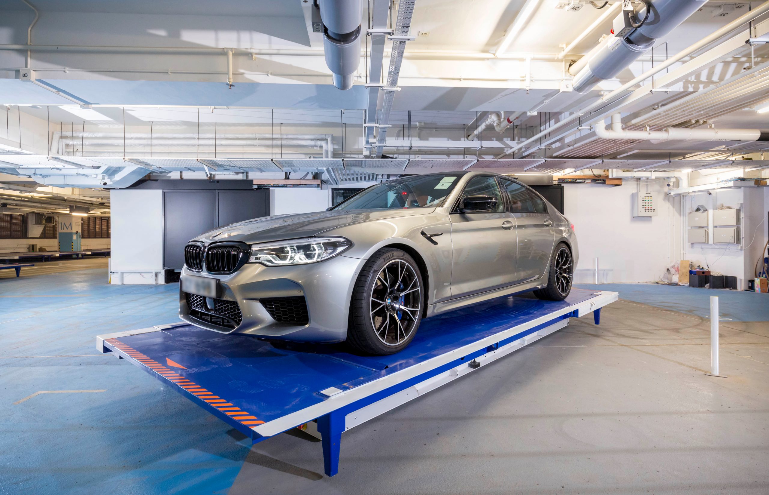 Drivers can simply stop their vehicles on the designated chambers, their vehicles will be automatically parked, saving much time in search for parking space.